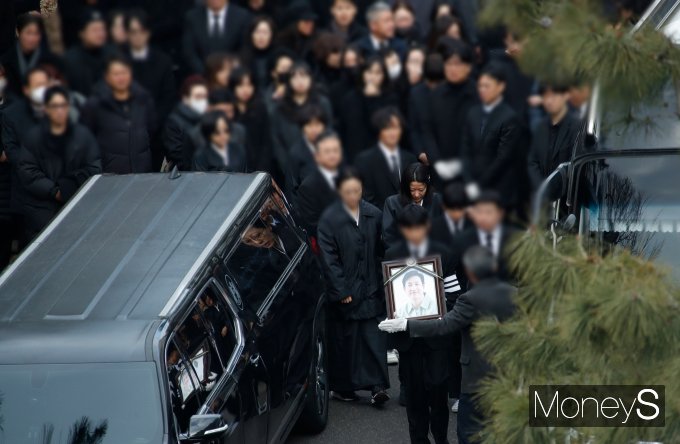 고(故) 이선균이 29일 가족과 동료들의 배웅 속에 영원한 잠에 들었다. /사진=사진공동취재단