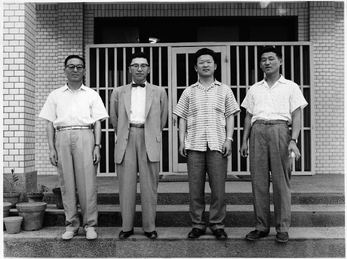 왼쪽부터 구인회 창업회장, 구평회 창업고문, 구자경 명예회장, 구자두 LB인베이스먼트 회장. /사진=LG