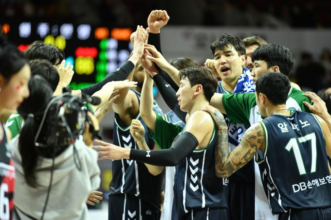 5연승을 기록하며 선두를 이어간 원주 DB(KBL 제공)
