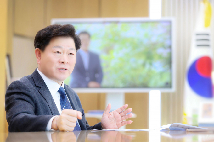 박승원 광명시장은 1일 신년사를 통해 '시민이 체감하는 도시 변화 만들기'를 2024년 정책 목표로 삼았다고 밝혔다. / 사진제공=광명시 