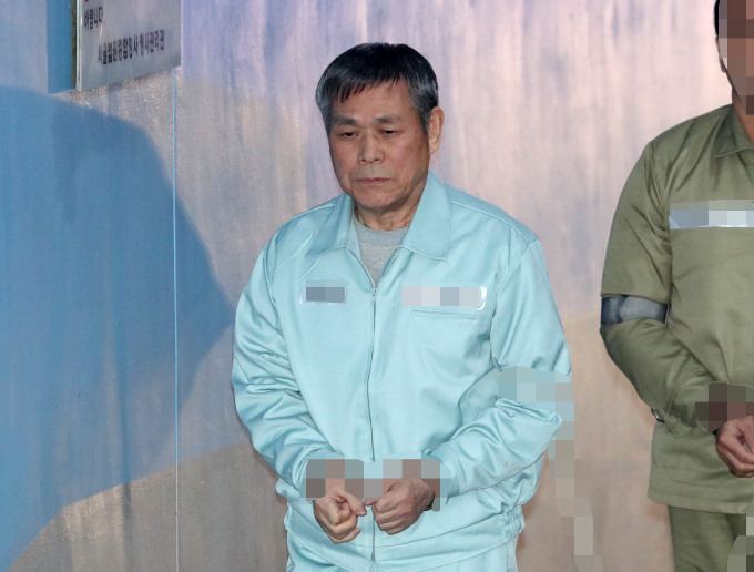 이재록 만민중앙성결교회 목사가 2018년 11월22일 오전 서초구 서울중앙지법에서 열린 상습준강간 등 혐의 선고 공판에 출석하고 있다. /사진=뉴스1