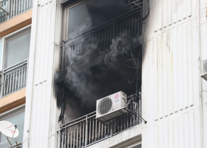 경기 군포시 한 아파트 9층에서 불이 나 해당 세대에 거주하던 주민 1명이 사망하고 1명이 중상을 입었다. 사진은 화재가 발생한 아파트의 모습. /사진=뉴스1