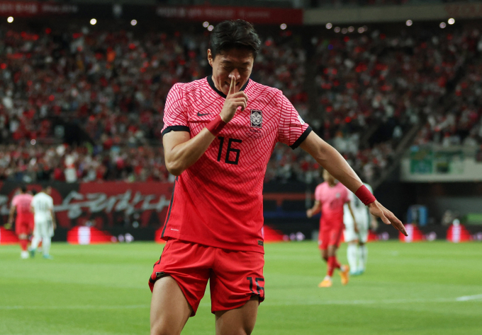 잉글랜드 프로축구 노리치시티 한국인 공격수 황의조가 사우샘프턴과 경기에 출전했으나 공격 포인트를 올리지 못했다. 사진은 한국 축구 대표팀 경기에서 득점을 기록한 황의조가 골 세리머니를 하고 있다. /사진= 로이터