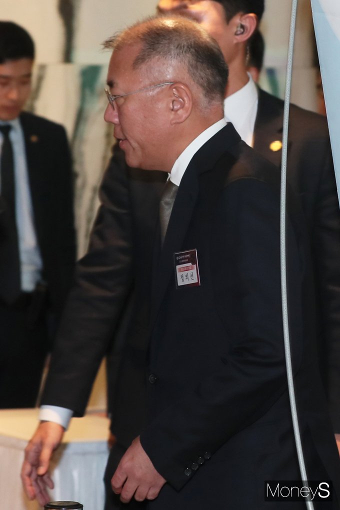 [머니S포토] 2024 경제계 신년인사회 입장하는 정의선 현대차 회장