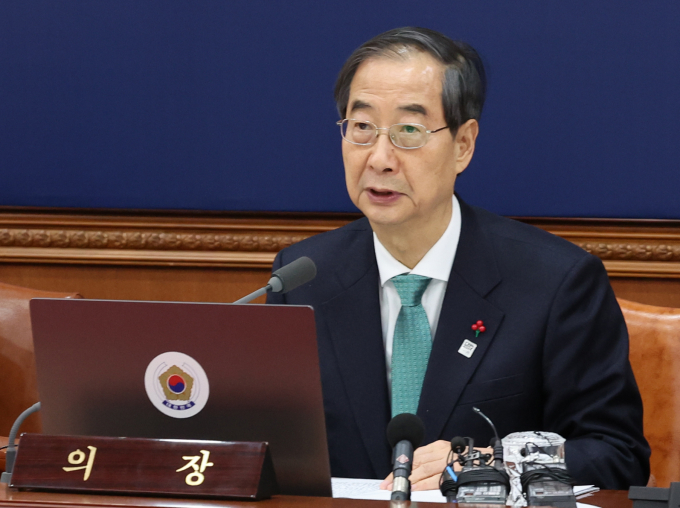 2일 오전으로 예정된 한덕수 국무총리 주재의 국무회의가 오후 2시로 연기됐다. 사진은 한 총리가 지난달 29일 서울 종로구 정부서울청사에서 열린 임시국무회의에 참석해 발언는 모습. /사진=뉴시스