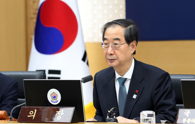 2일 오전에서 오후로 연기된 새해 첫 국무회의에서 한덕수 국무총리가 발언하는 모습. /사진=뉴스1 