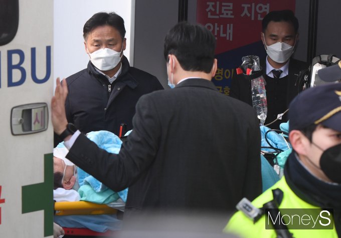 [머니S포토] 서울대병원 도착한 이재명 대표