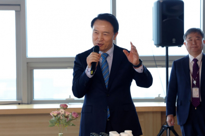 임태희 경기도교육감이 2일 직원 소통 스탠딩 차담회에 참석, 경기교육 비번을 말하고 있다. / 사진제공=경기도교육청
