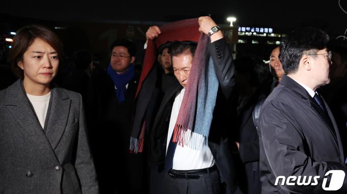 [사진] 민주당, 긴급 최고위 입장 발표