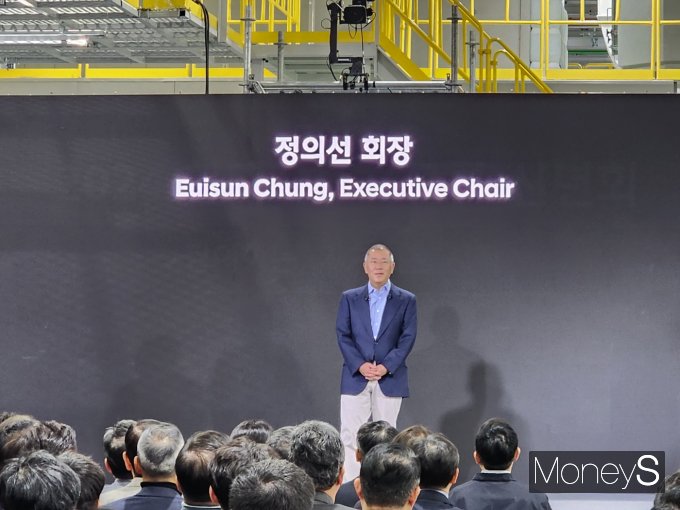 정의선 현대차그룹 회장이 신년 메시지를 발표하고 있다. /사진=박찬규 기자