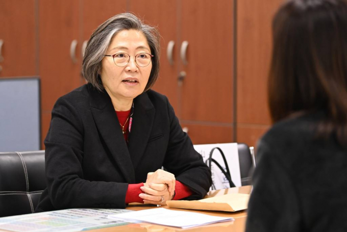 이수정 교수가 지난 2일 이재명 더불어민주당 대표를 피습한 김모씨에 대해 계회적 테러로 보인다고 밝혔다. 사진은 지난달 13일 경기도 수원시 영통구선거관리위원회에서 예비후보 등록을 하고 있는 이수정 경기대학교 교수. /사진= 뉴시스