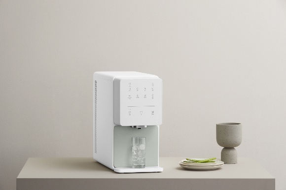 SK매직이 주방가전 일부 품목 영업권을 경동나비엔에 매각한다. 사진은 SK매직의 원코크 얼음물 정수기. /사진=SK매직