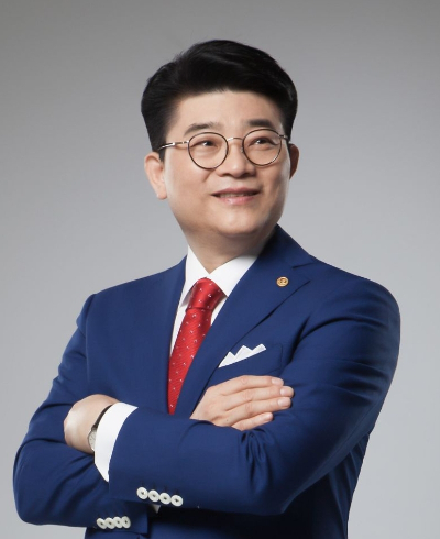 최철홍 보람그룹 회장이 미래에 대비를 강조했다./사진=보람그룹