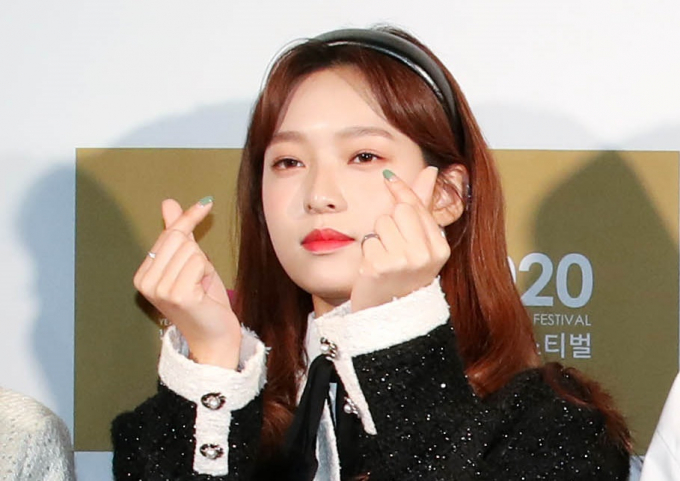 그룹 에이프릴 출신 양예나(22)가 울산 HD 소속 축구선수 설영우(25)와 열애설에 휩싸였다. 사진은 지난 2020년 경기 부천시 만화박물관에서 열린 '제22회 부천국제애니메이션페스티벌' 개막식에 참석한 걸그룹 에이프릴 출신 양예나. /사진=머니투데이