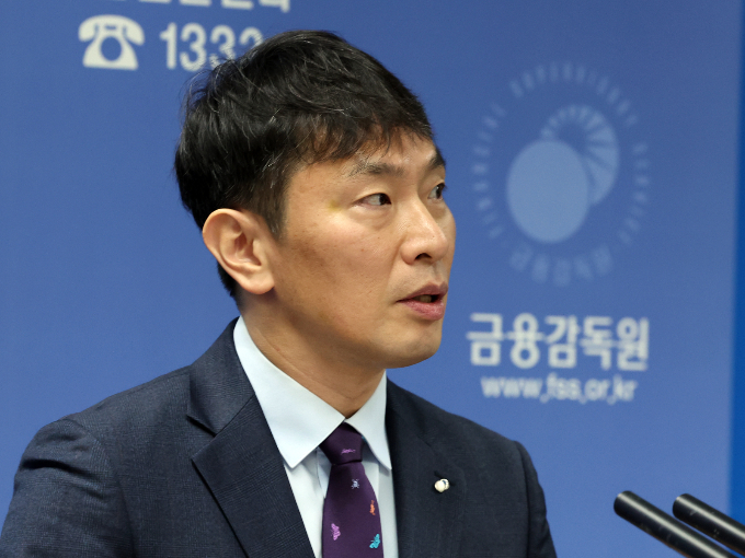 이복현 금감원장이 4일 오전 서울 여의도 금융감독원에서 열린 '출입기자단 신년인사회'에서 인사말을 하고 있다./사진=뉴스1