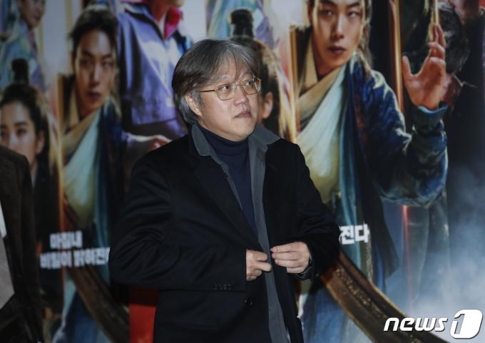 [사진] 최동훈 감독 '외계+인' 2부 기대하세요