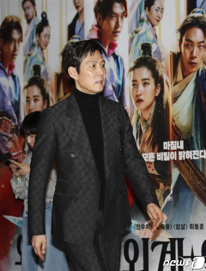 [사진] 이정재 '도둑들' 최동훈 감독 응원 왔어요