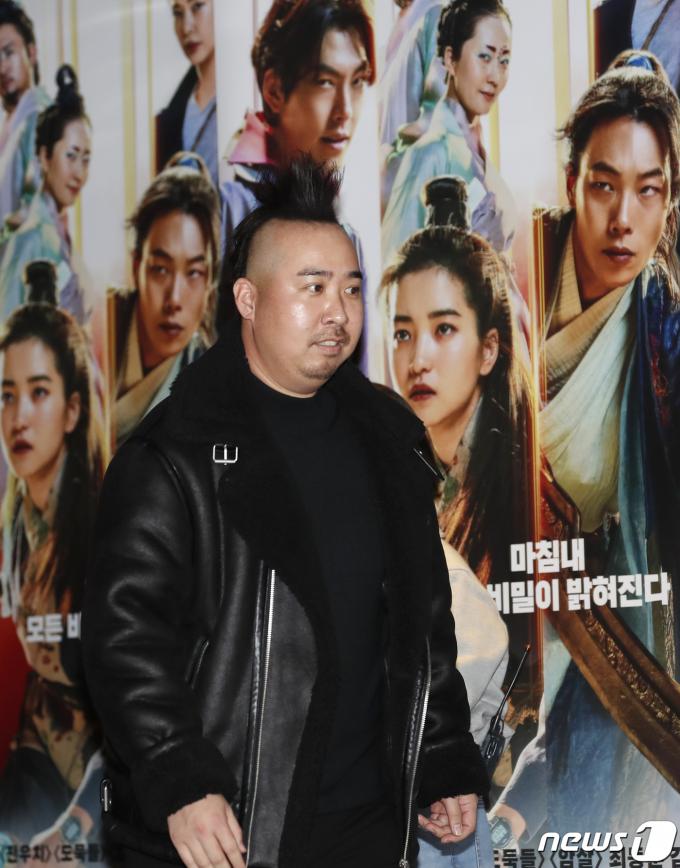 [사진] '외계+인' 보러 온 유희관