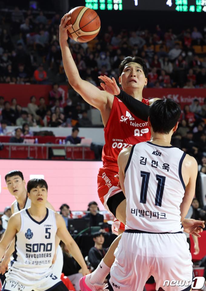 [사진] SK 안영준, '스피드는 나지'