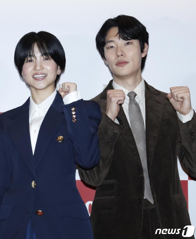 [사진] 김태리·류준열 '외계+인' 2부 파이팅