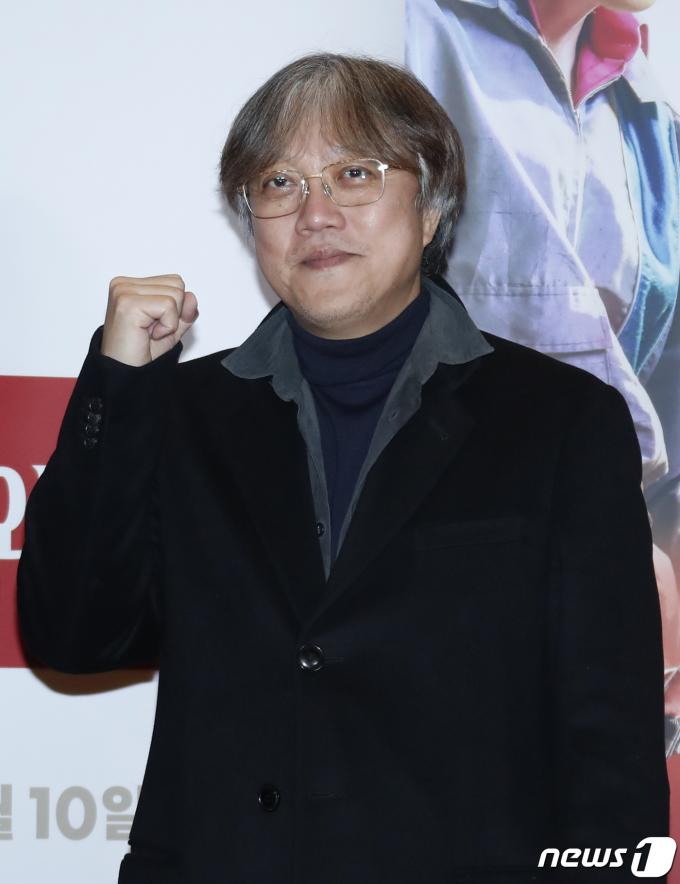 [사진] '외계+인' 2부 메가폰 잡은 최동훈 감독