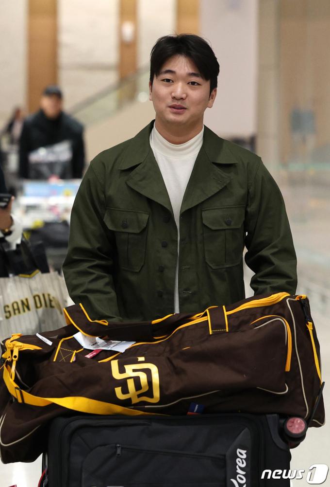 [사진] MLB 샌디에이고 계약 마친 고우석