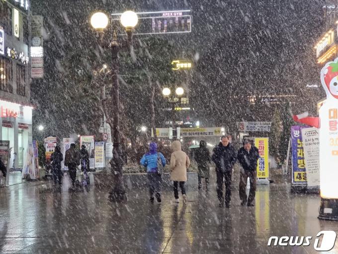 [사진] 갑진년 첫 주말 '눈이 펑펑'