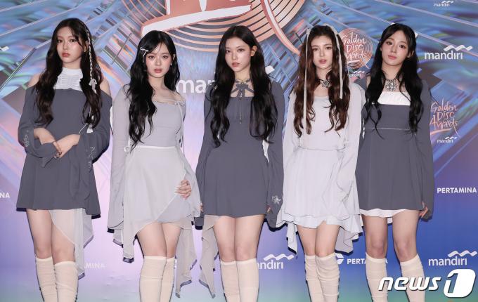 [사진] 뉴진스, 골든디스크 접수한 케이팝 요정