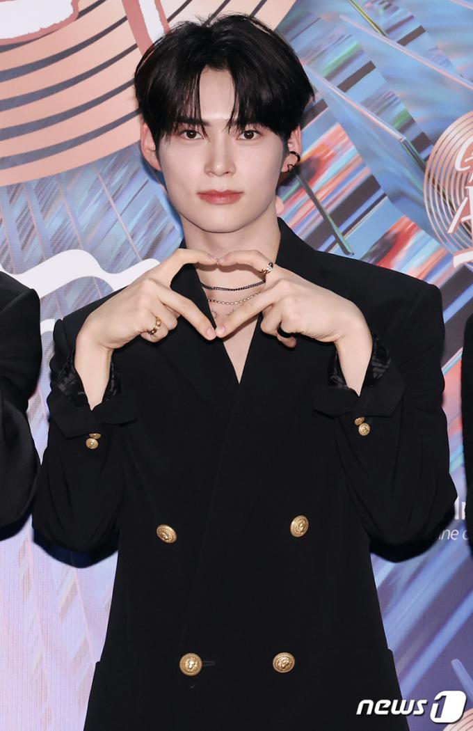 [사진] 성한빈, 존재 자체가 러블리