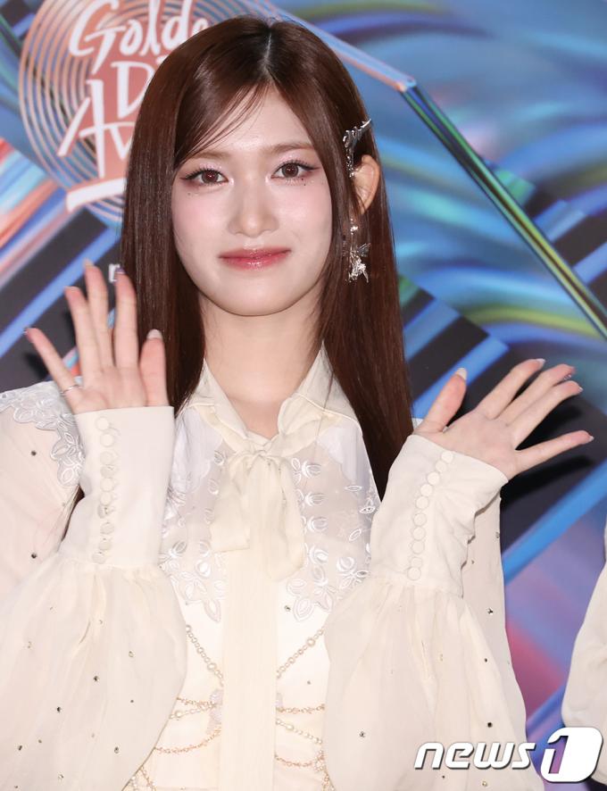 [사진] 아이브 이서, 빛이나는 소녀