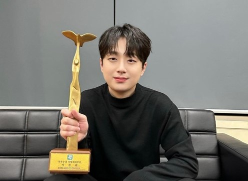 트로트가수 이찬원이 8일 방송되는 JTBC '톡파원 25시'에서 데이트 경험을 공개한다. /사진=이찬원 인스타그램