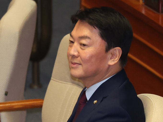 안철수 국민의힘 의원이 20일 오후 서울 여의도 국회에서 열린 제411회국회(임시회) 제1차 본회의에 자리하고 있다./사진=뉴스1