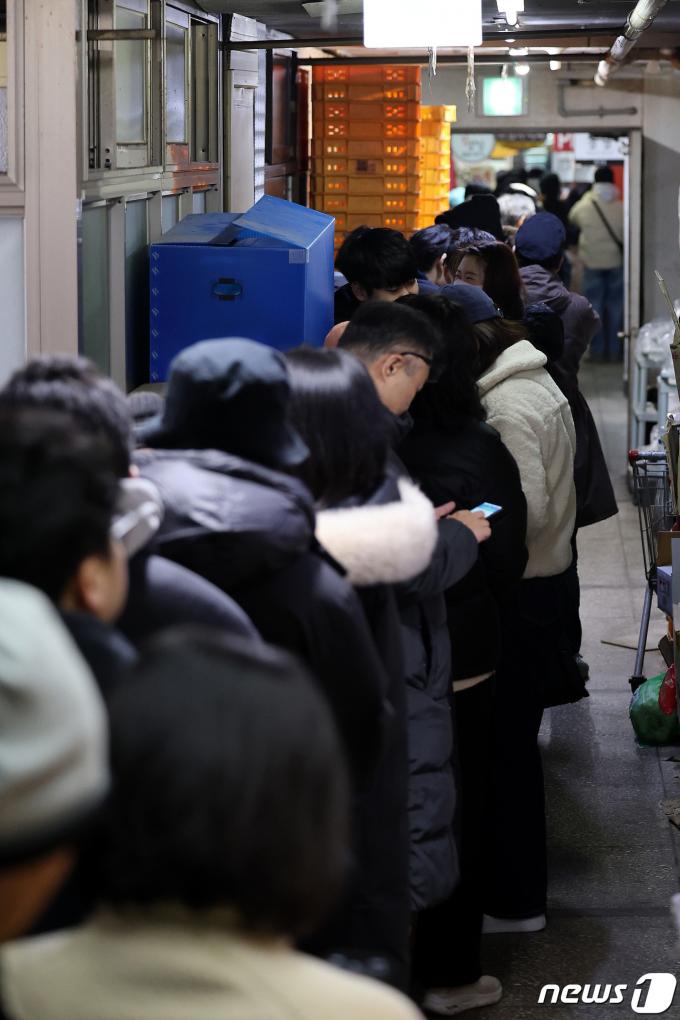 [사진] '여기서 부터 6시간 대기'