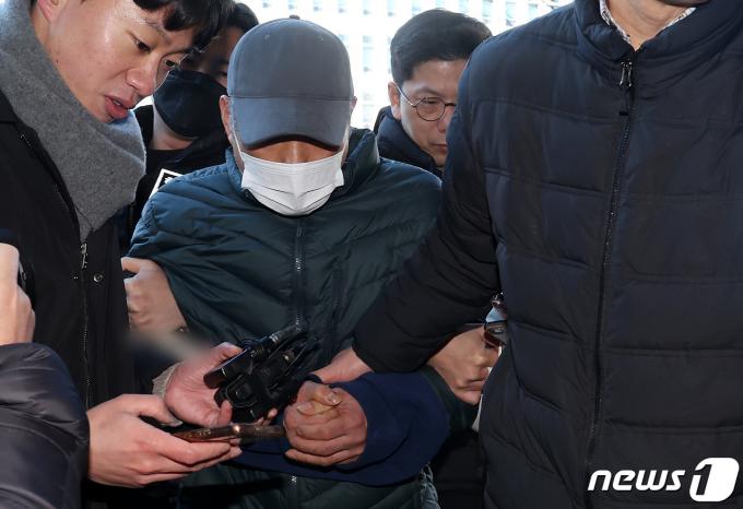 [사진] 고양·양주 다방업주 2명 살해 피의자 영장실질심사 출석