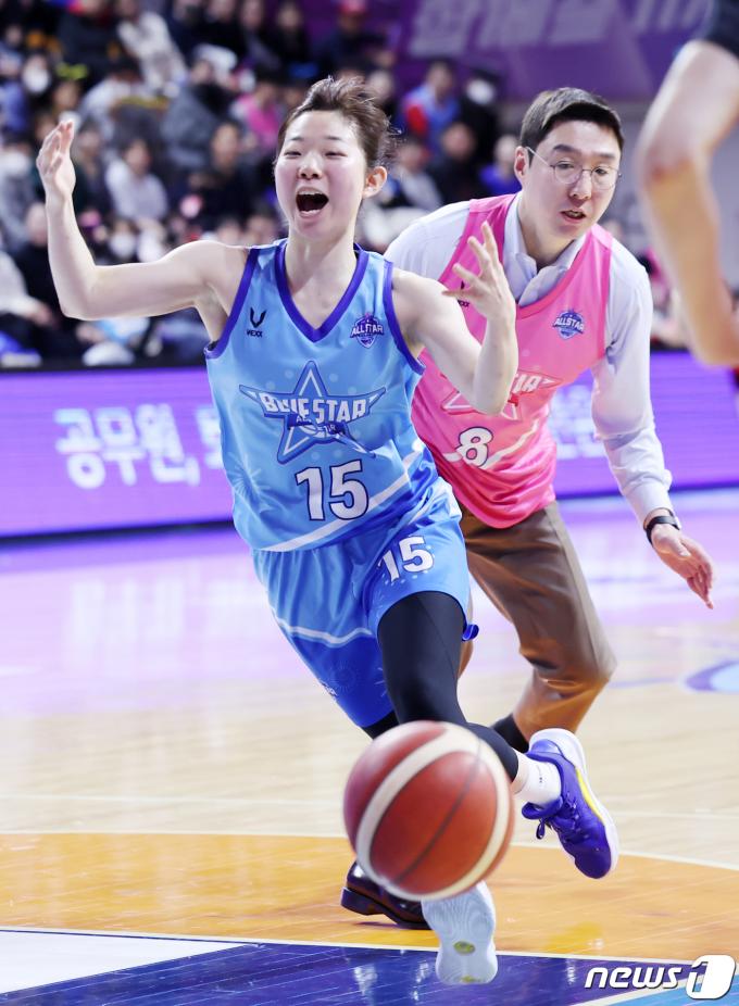 [사진] 허예은 '감독님, 파울이에요'