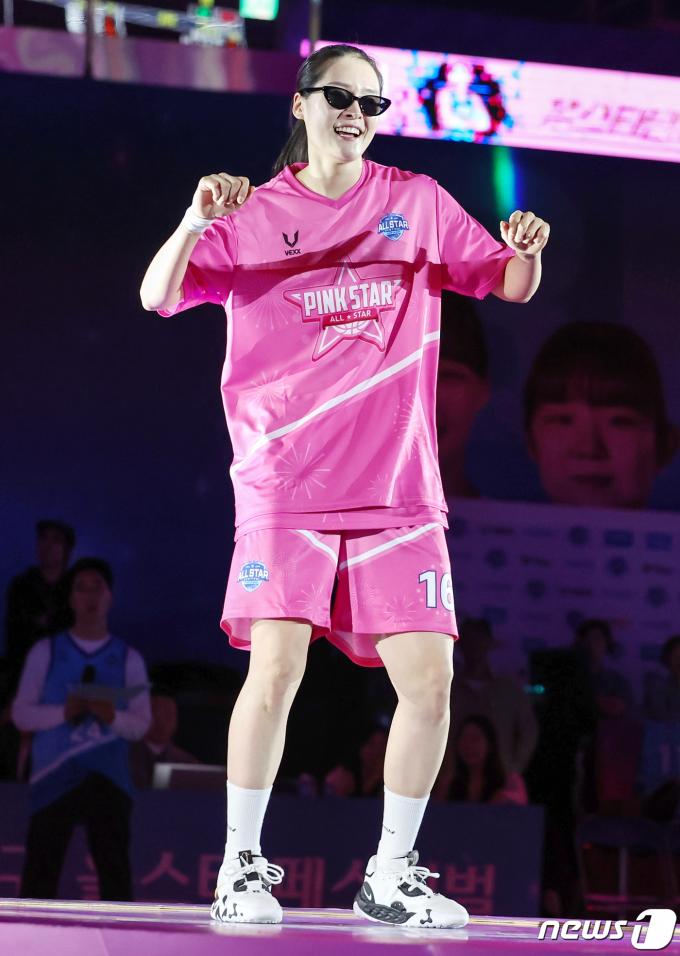 [사진] 무대 장악한 최이샘