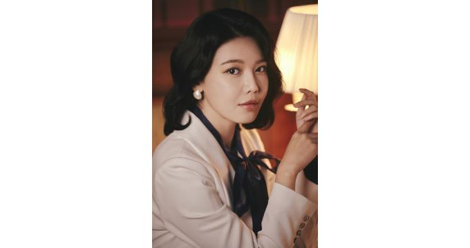 그룹 소녀시대 멤버 겸 배우 최수영이 출연하는 연극 '와이프'가 공연장 관리 소홀 논란에 휩싸였다.   /사진=림컴퍼니 제