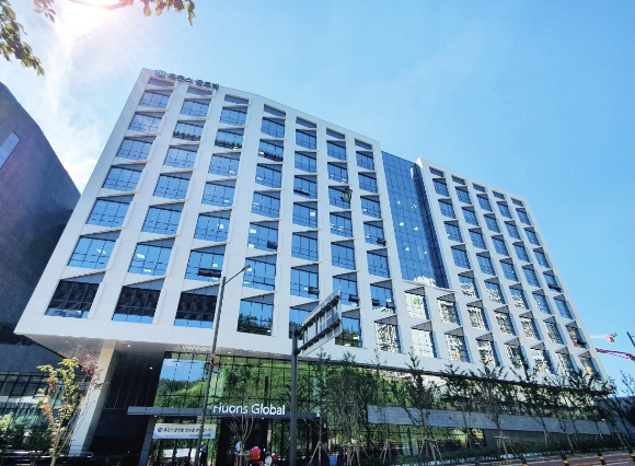 식품의약품안전처가 휴온스의 안구건조증 치료제 HUC1-394의 임상시험계획을 승인했다. /사진=휴온스