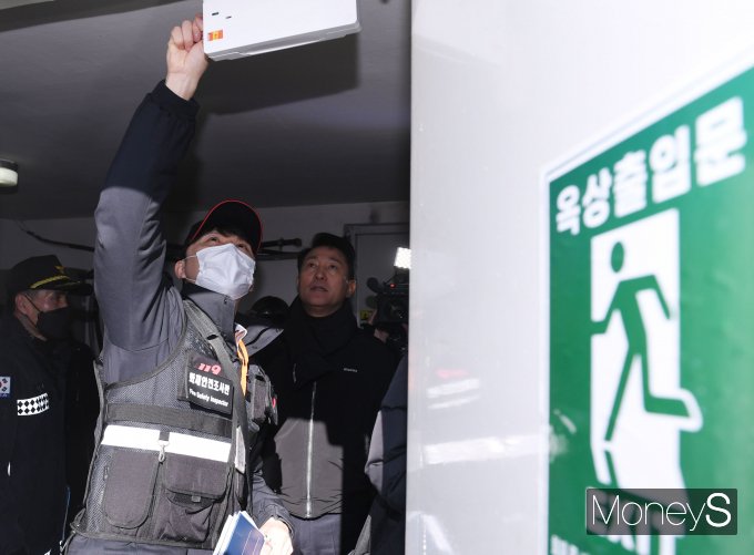 [머니S픽] 오세훈 시장, '노후 아파트' 화재 막기 위해 현장점검