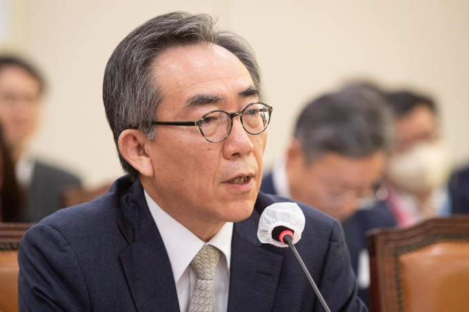 8일 조태열 외교부 장관 후보자가 일본 강제징용 재상고심 판결 재판거래 의혹에 대해 "사법농단으로 정의하는 것에 동의할 수 없다"고 말했다. 사진은 조 후보자가 8일 서울 여의도 국회 외교통일위원회에서 열린 인사청문회에서 의원 질의에 답변하는 모습. /사진=뉴스1