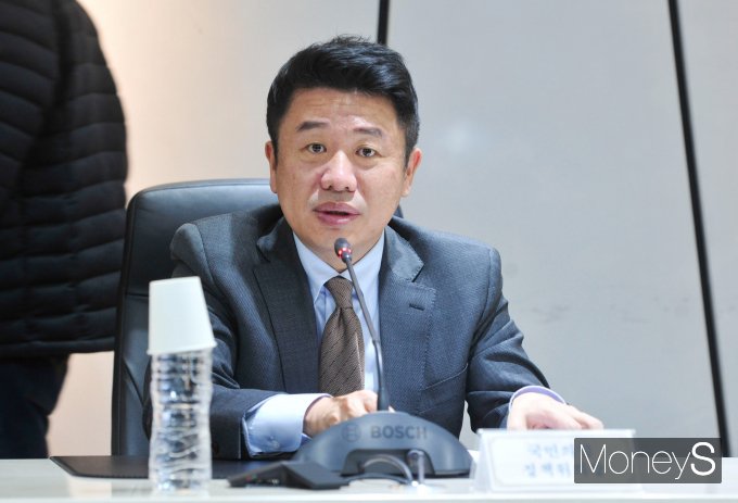 [머니S포토] 유의동 정책위의장, 대환대출 인프라 개시 현장점검 참석