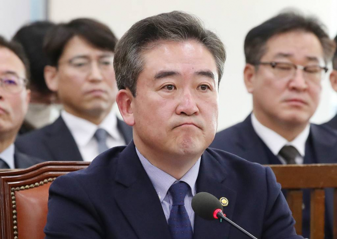 이재명 더불어민주당 대표에게 흉기를 휘두른 김모씨의 신상정보 공개 여부가 9일 결정된다. 사진은 지난 8일 오전 서울 여의도 국회에서 열린 행정안전위원회 전체회의에서 '이재명 대표 피습' 관련 질의를 받는 윤희근 경찰청장. /사진=뉴스1