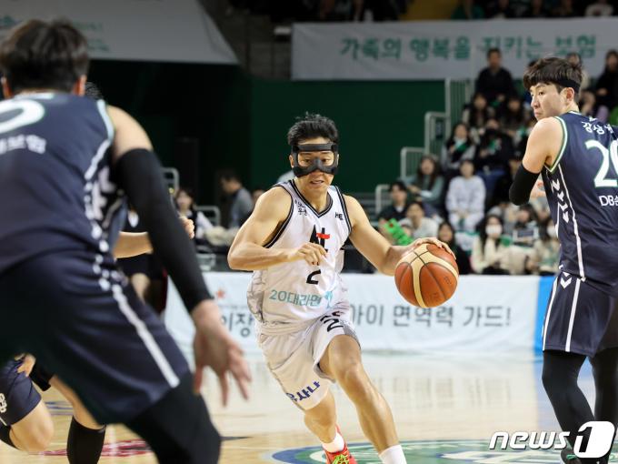 [사진] KT 허훈 '빠르게 돌파한다!'