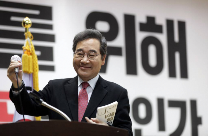 탈당·신당 창당을 예고한 이낙연 전 더불어민주당 대표가 지난 8일 UBC '프라임뉴스'에 출연해 민주당을 향한 비판의 목소리를 냈다. 사진은 지난 8일 이미영 전 울산시의원의 '누구를 위해 투표할 것인가' 출판기념회에 참석한 이낙연 전 더불어민주당 대표. /사진=뉴스1