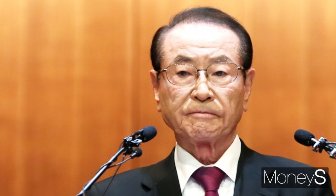 [머니S포토] 윤세영 창업주 회장, 태영건설 워크아웃 긴급 기자회견