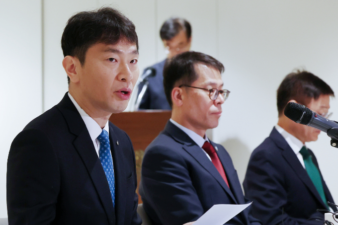 이복현 금융감독원장이 9일 오전 서울 중구 은행회관에서 열린'2024년 신년 금융현안 간담회'에서 모두발언을 하고 있다./사진=뉴스1