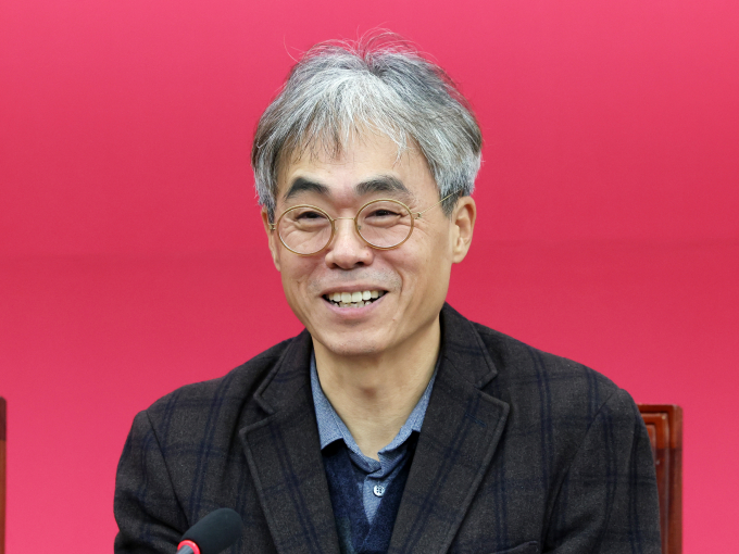 김경율 국민의힘 비상대책위원이 김건희특별법을 라디오 방송과 비상대책위원회의에서 언급했다. 사진은 김 비대위원이 지난해 12월29일 서울 여의도 국회에서 열린 비상대책위원 임명장 수여식·제1차 비상대책위원회의에서 소감을 밝히는 모습. /사진=뉴스1