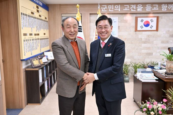 양평군립미술관이 명예관장으로 하계훈 미술평론가를 임명했다. / 사진제공=양평군