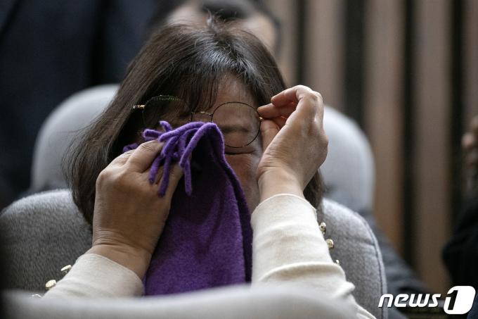 [사진] '마르지 않는 눈물'