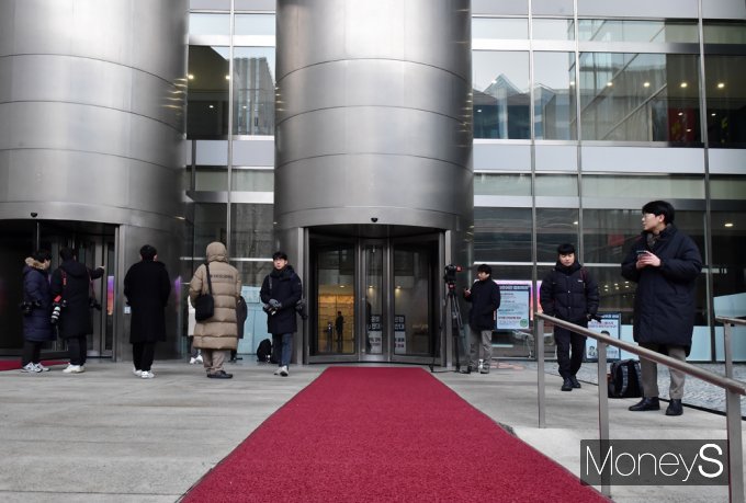 ▲ 산업은행 태영건설 워크아웃 관련 사전 채권단 회의 소집, 여의도 산업은행에 몰린 취재진